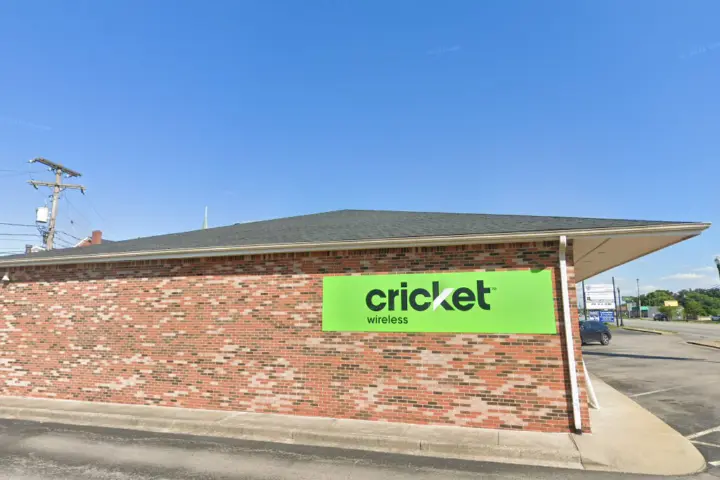 Cricket Wireless Authorized Retailer - 574 N Dixie Blvd Ste C