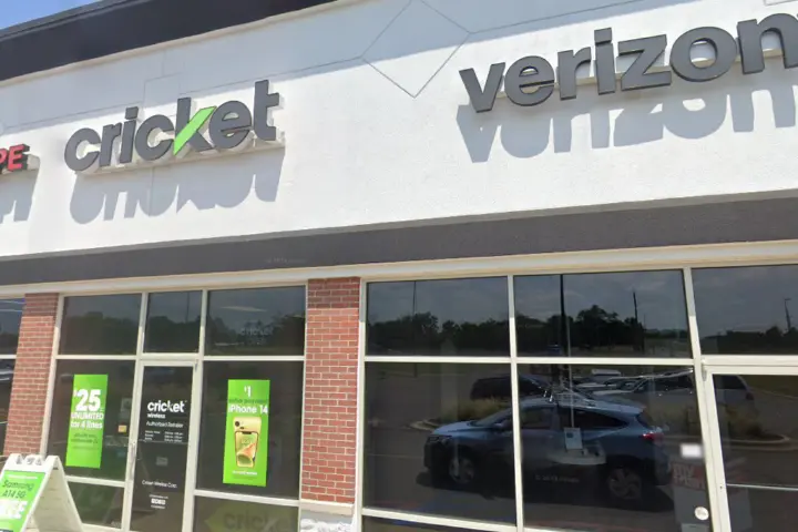 Cricket Wireless Authorized Retailer - 6029 Mer Rouge Rd