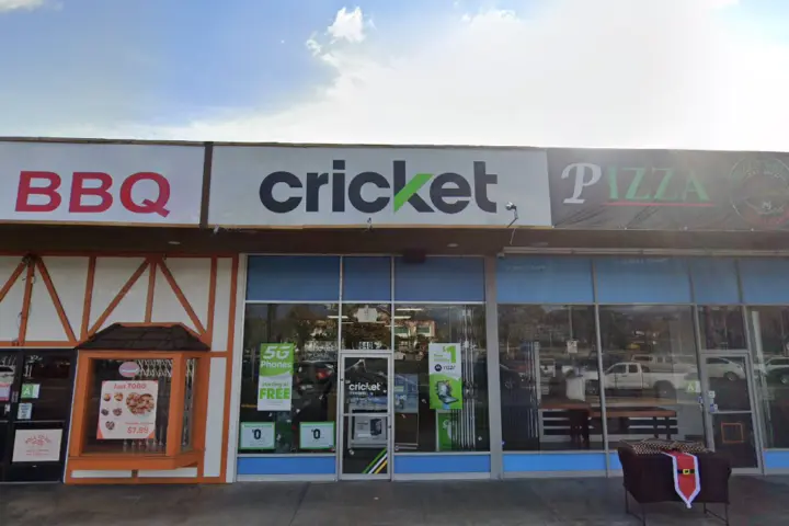 Cricket Wireless Authorized Retailer - 640 E Holt Ave