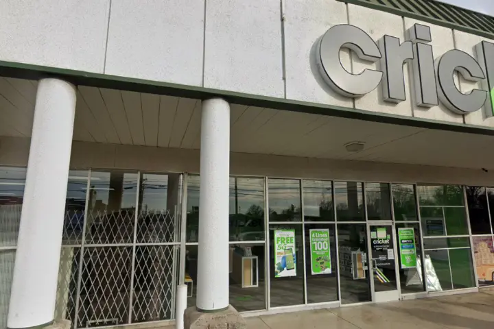 Cricket Wireless Authorized Retailer - 6515 E 31st St