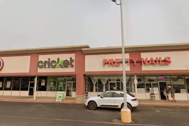 Cricket Wireless Authorized Retailer - 714 Grand Central Ave