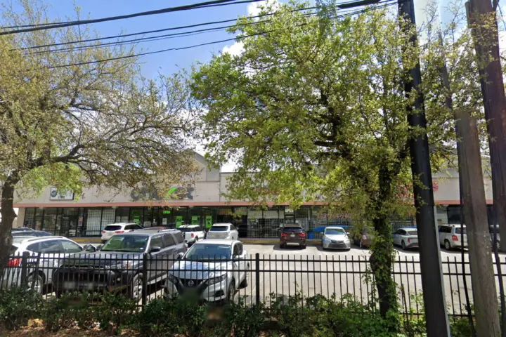 Cricket Wireless Authorized Retailer - 7427 Cullen Blvd