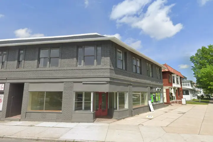 Cricket Wireless Authorized Retailer - 754 Sumner Ave