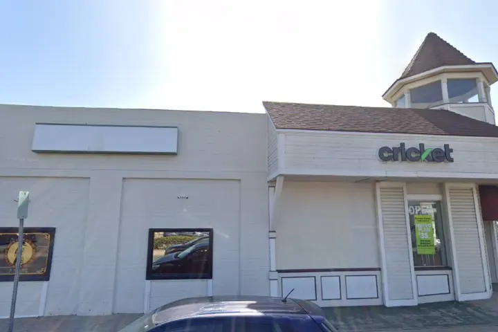 Cricket Wireless Authorized Retailer - 7800 Broadway