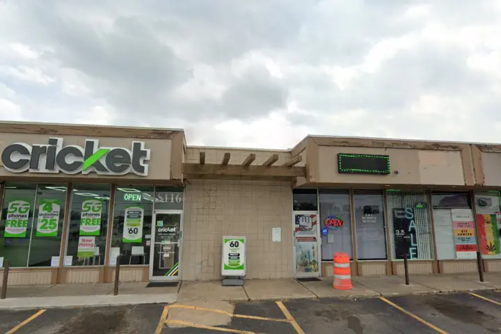 Cricket Wireless Authorized Retailer - 8116 E 21st St