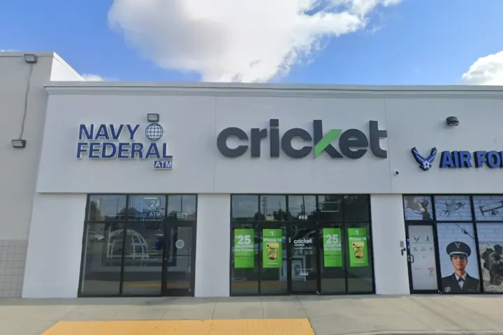 Cricket Wireless Authorized Retailer - 853 E 23rd St
