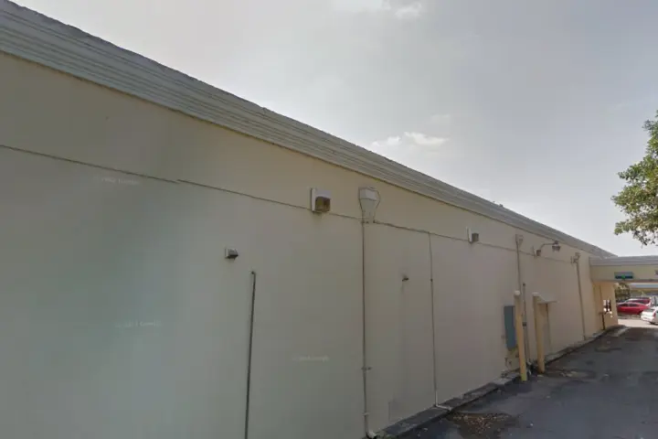 Cricket Wireless Authorized Retailer - 8538 SW 8th St