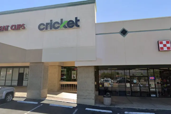 Cricket Wireless Authorized Retailer - 8802 E Broadway Blvd