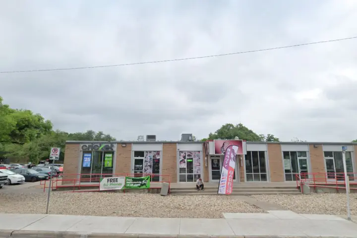 Cricket Wireless Authorized Retailer - 9027 Northgate Blvd