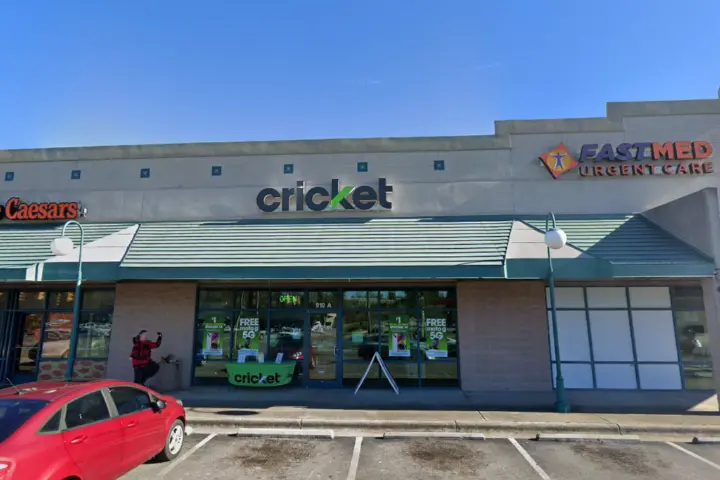 Cricket Wireless Authorized Retailer - 910 N Madison Blvd Ste B