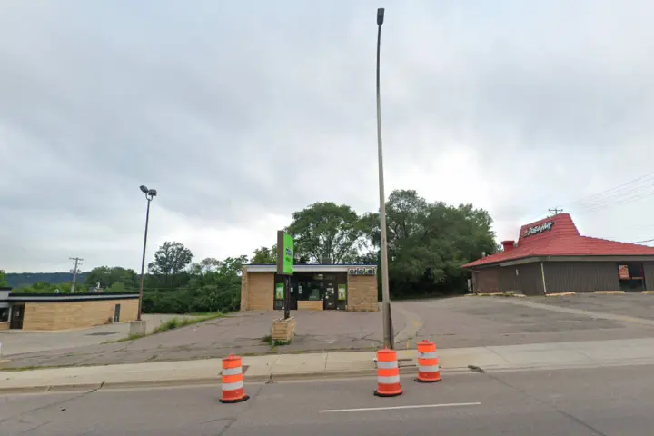 Cricket Wireless Authorized Retailer - 920 N Riverfront Dr
