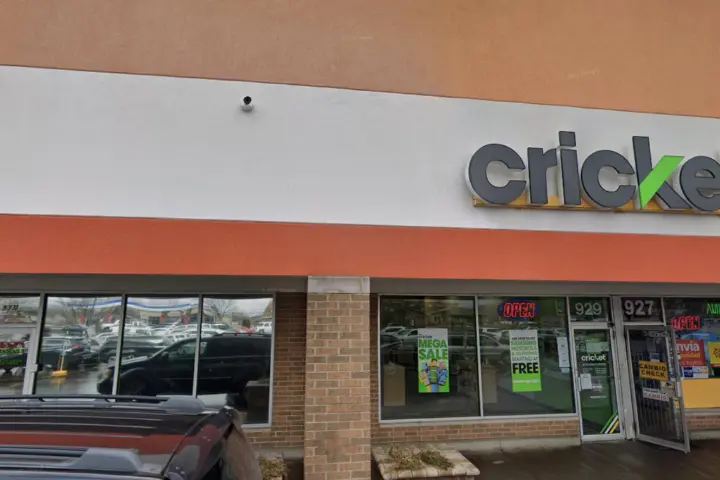 Cricket Wireless Authorized Retailer - 929 E Irving Park Rd
