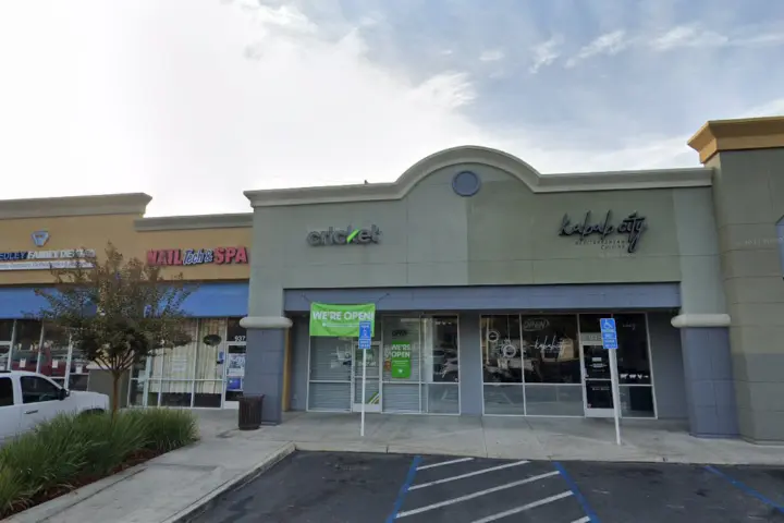 Cricket Wireless Authorized Retailer - 985 W Manning Ave