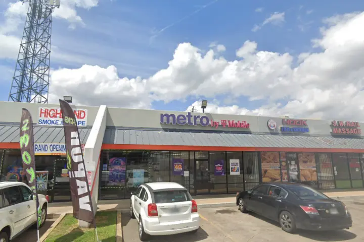 Metro by T-Mobile 10006 Bissonnet St