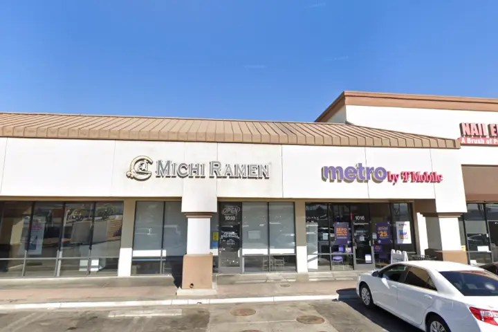 Metro by T-Mobile 1016 W Sunset Rd
