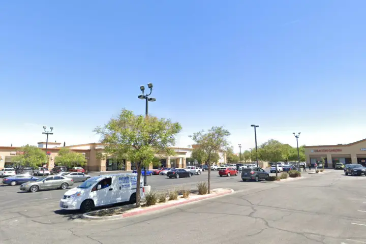 Metro by T-Mobile 1041 E Avenue J