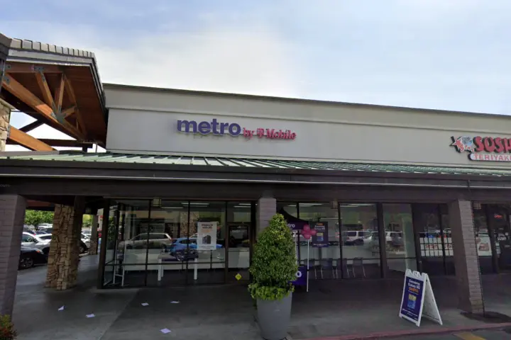 Metro by T-Mobile 1090 Biddle Rd
