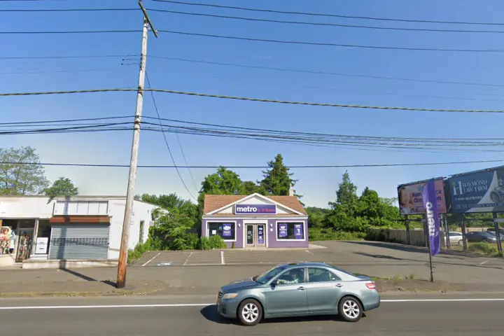 Metro by T-Mobile 1107 Boston Post Rd