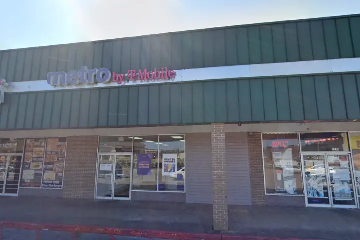 Metro by T-Mobile 1141 Huffman Rd