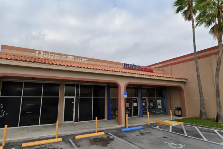 Metro by T-Mobile 11854 Biscayne Blvd