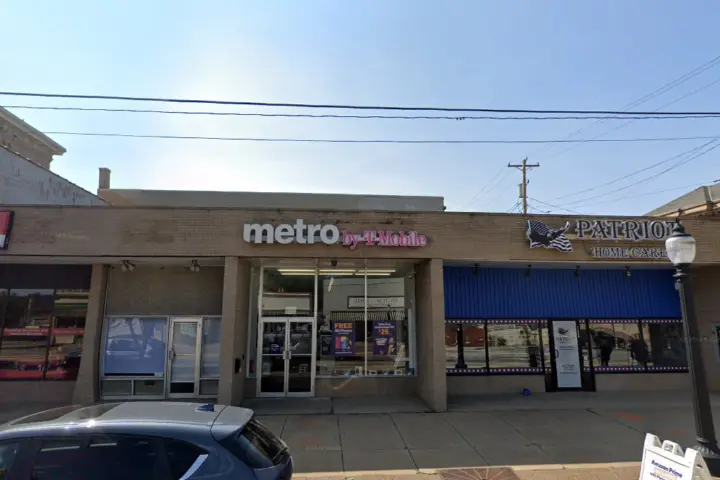 Metro by T-Mobile 1223 7TH AVE