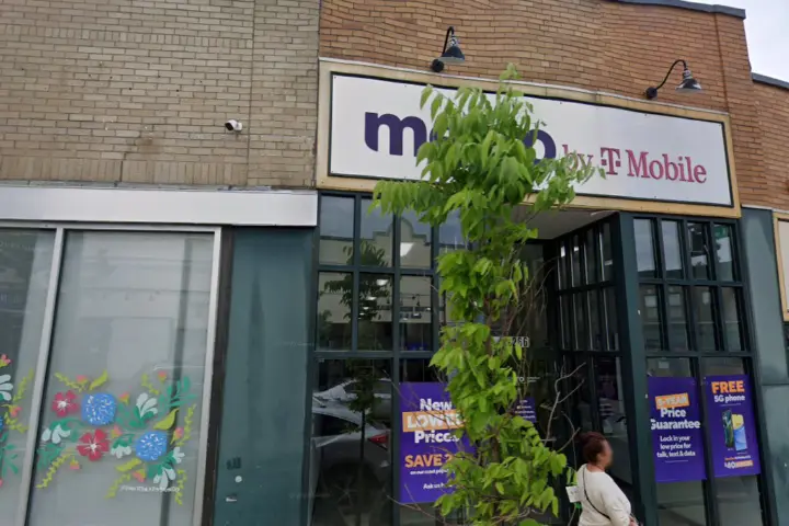 Metro by T-Mobile 1266 River St