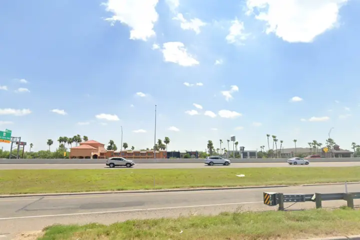Metro by T-Mobile 1356 S Frontage Rd