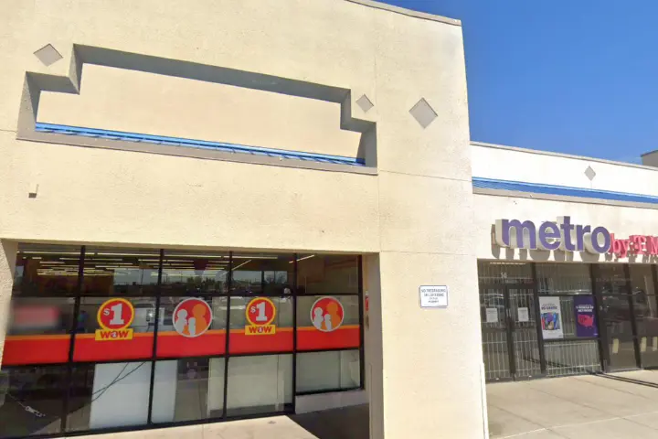 Metro by T-Mobile 14 W Grant Rd