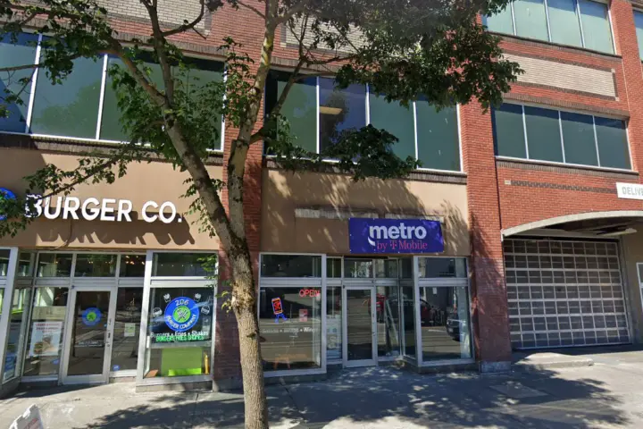 Metro by T-Mobile 1403 broadway