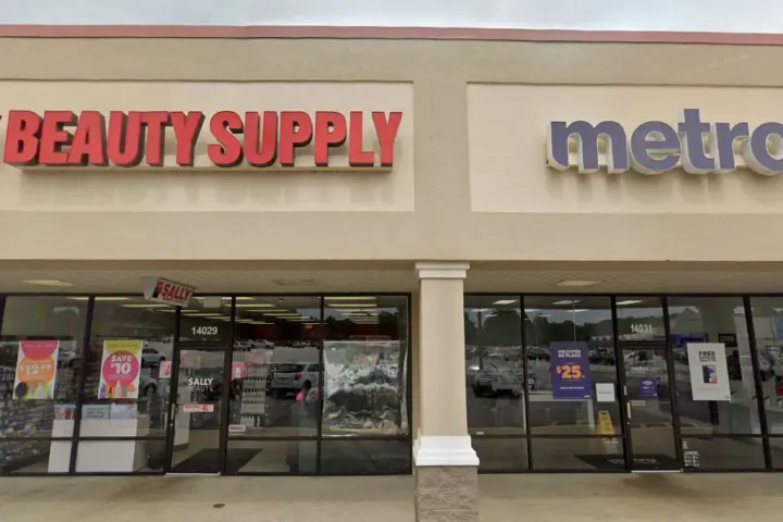 Metro by T-Mobile 14031 E Wade Hampton Blvd