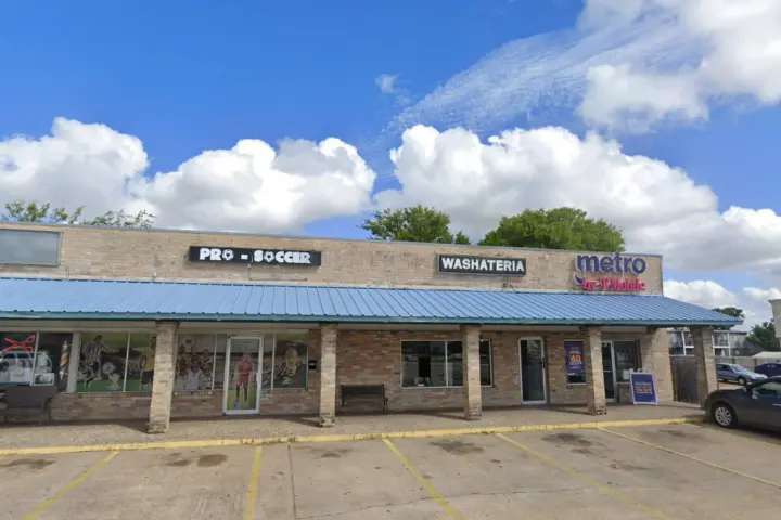 Metro by T-Mobile 1409 Harvey Rd