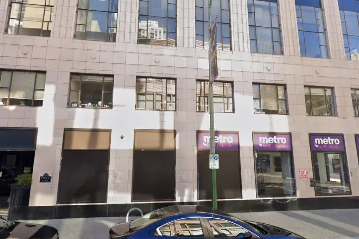 Metro by T-Mobile 1460 Broadway