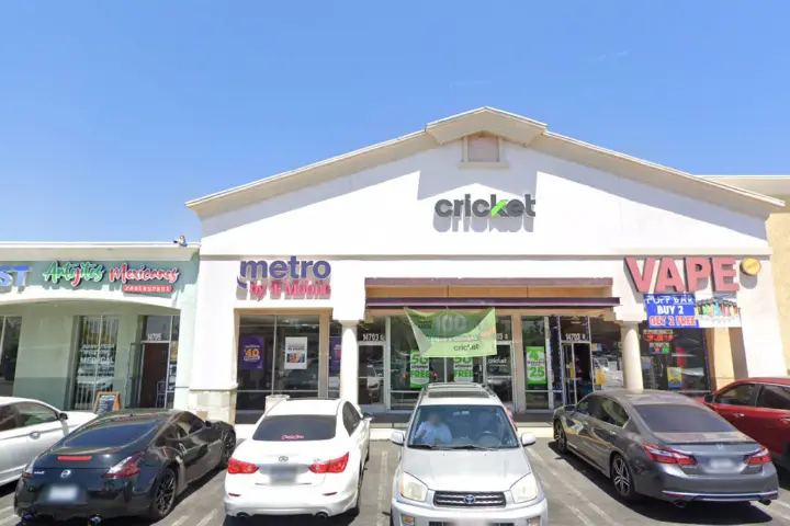Metro by T-Mobile 14703 Rinaldi St