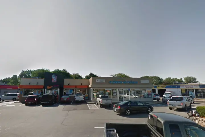 Metro by T-Mobile 1584 Warwick Ave