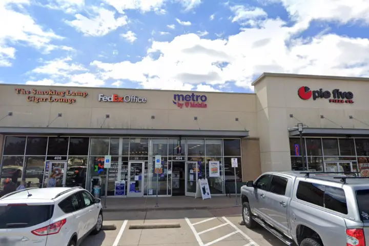 Metro by T-Mobile 190 E. Stacy Rd