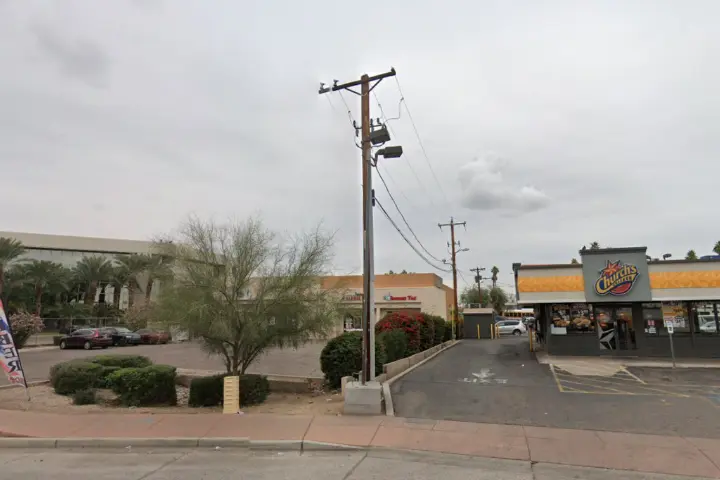 Metro by T-Mobile 1920 W Camelback Rd