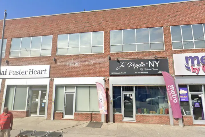 Metro by T-Mobile 1983 Flatbush Ave