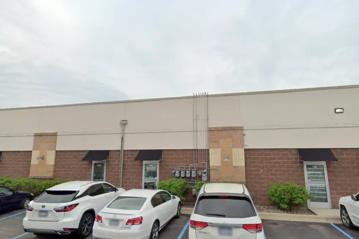 Metro by T-Mobile 2001 Cliff Rd E