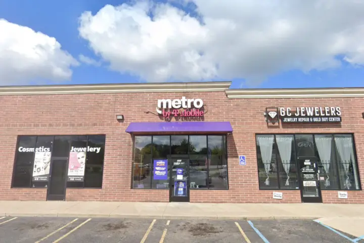 Metro by T-Mobile 211 Middlebelt Rd