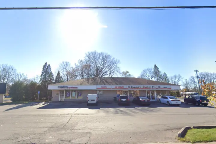 Metro by T-Mobile 2121 W Holmes Rd