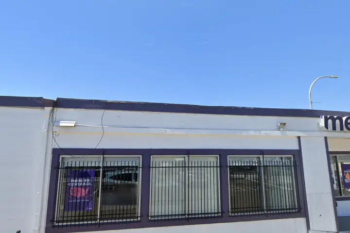 Metro by T-Mobile 2330 Macdonald Ave