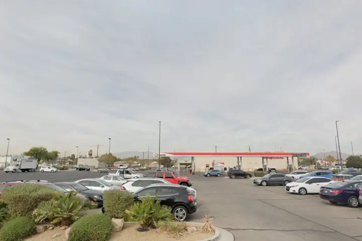 Metro by T-Mobile 2381 E Windmill Ln