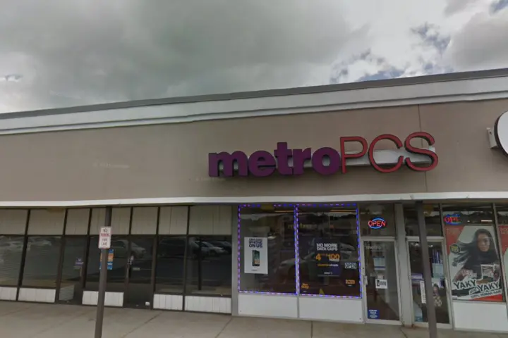 Metro by T-Mobile 24 Cornwell Dr