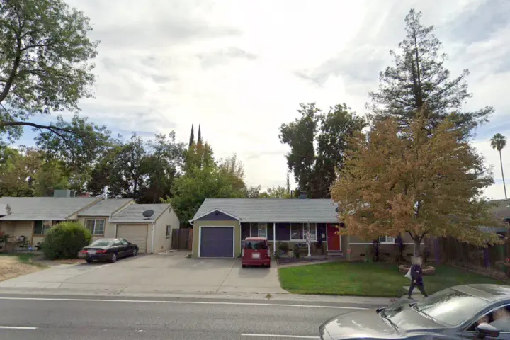 Metro by T-Mobile 2426 Marconi Ave