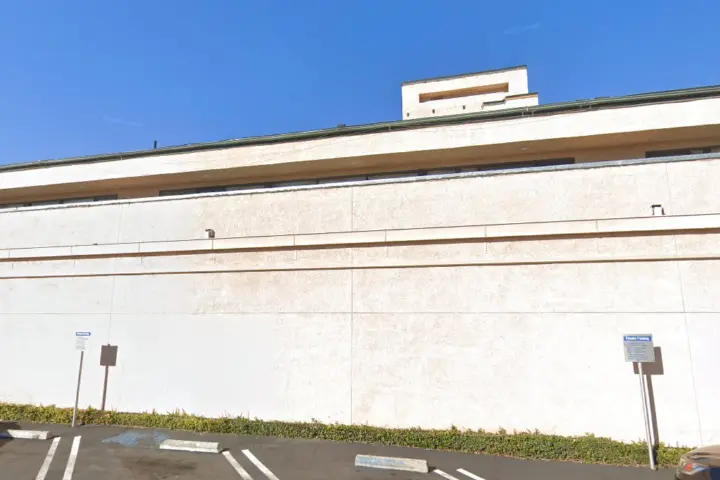 Metro by T-Mobile 2550 E Slauson Ave