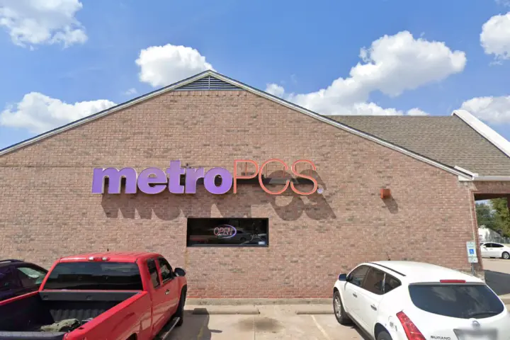 Metro by T-Mobile 2774 E Trinity Mills Rd