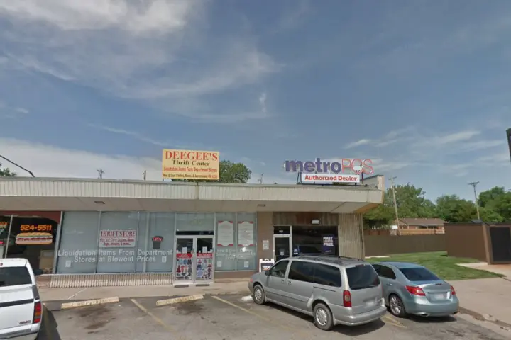 Metro by T-Mobile 2811 S Hydraulic St