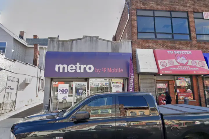 Metro by T-Mobile 285 Monroe St