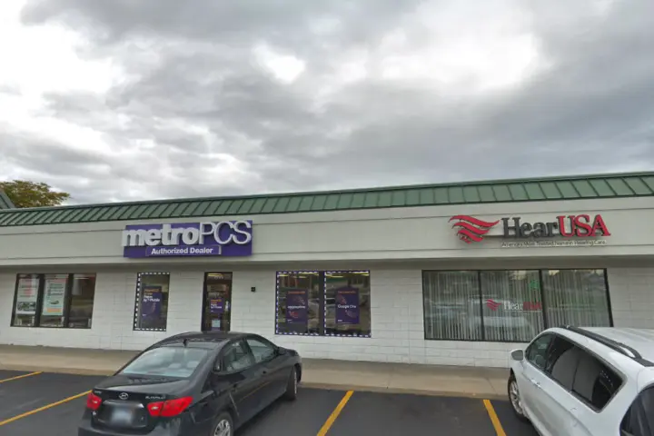 Metro by T-Mobile 3025 E Hill Rd