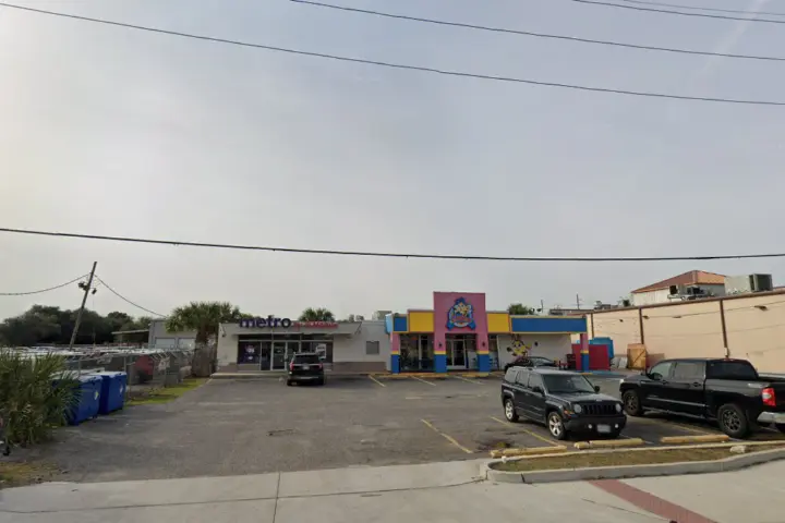 Metro by T-Mobile 3124 Downs Blvd